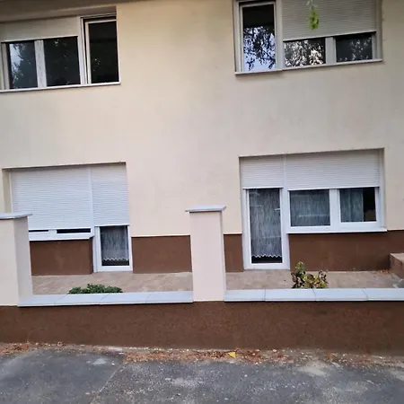 Апартаменты Csaladi Haz Хевиз